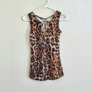 Small Leopard print sleeveless blouse